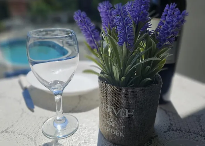 Lila Hedonica Apartman Rednek